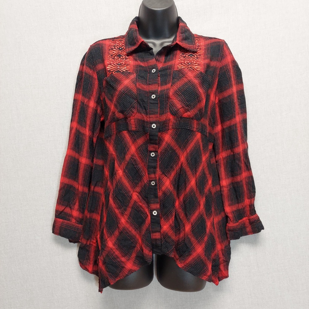 Western Plaid Embroidered‎ Button Shirt PS Red Black Studded Sharkbite Hem Boho